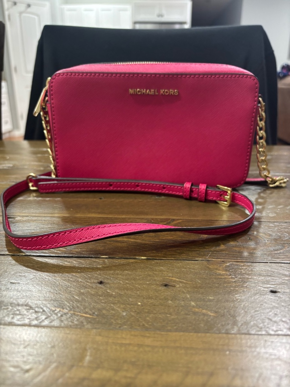 Michael Kors Jet Set Crossbody bag in Saffiano Leather